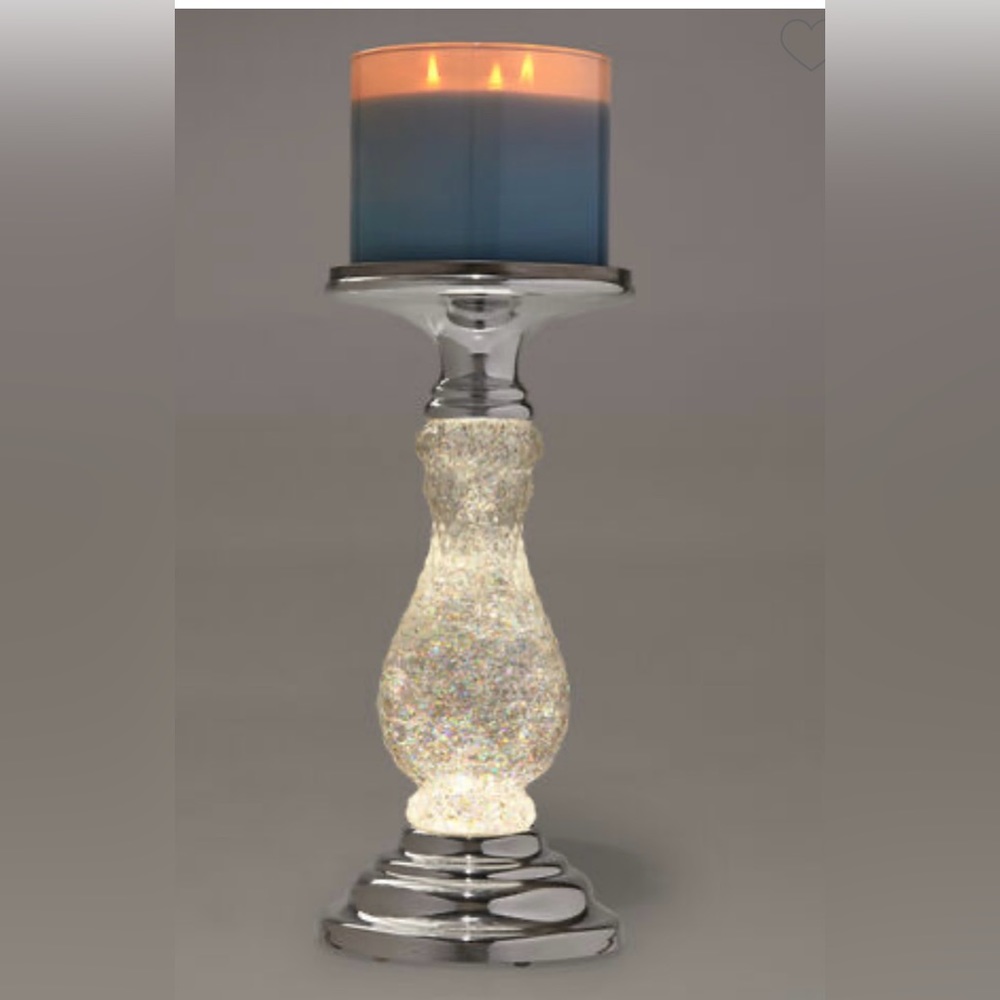 Bath & Body Works Lighted pedestal candle holder with silver swirling glitter